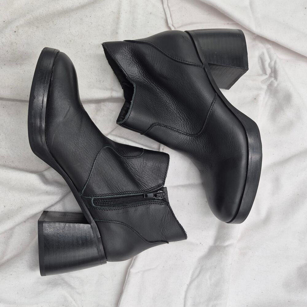 NEW Lucky Brand Quinlee ankle bootie in black leather size 5.5 - Picture 4 of 7